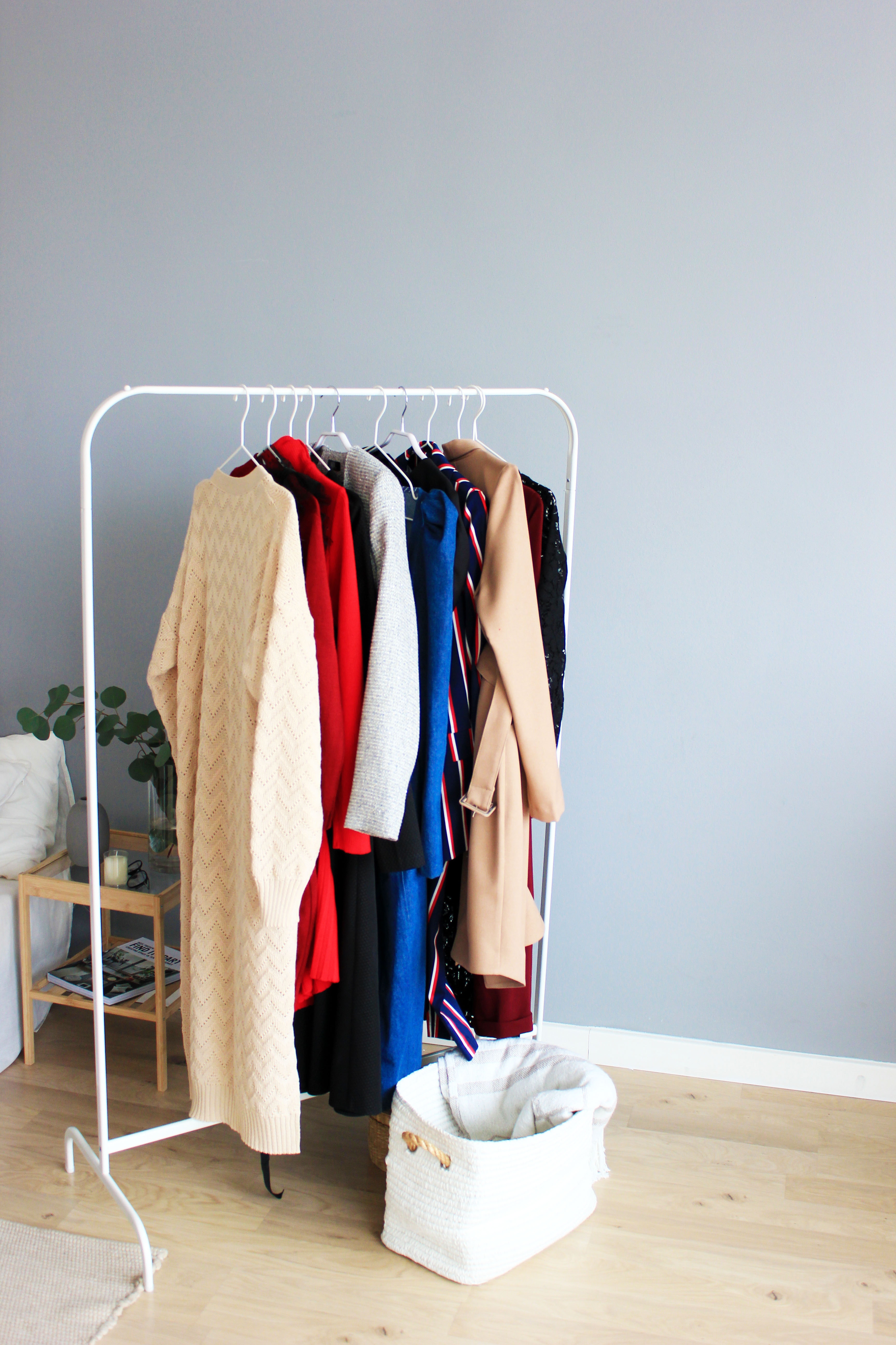 minimalist wardrobe